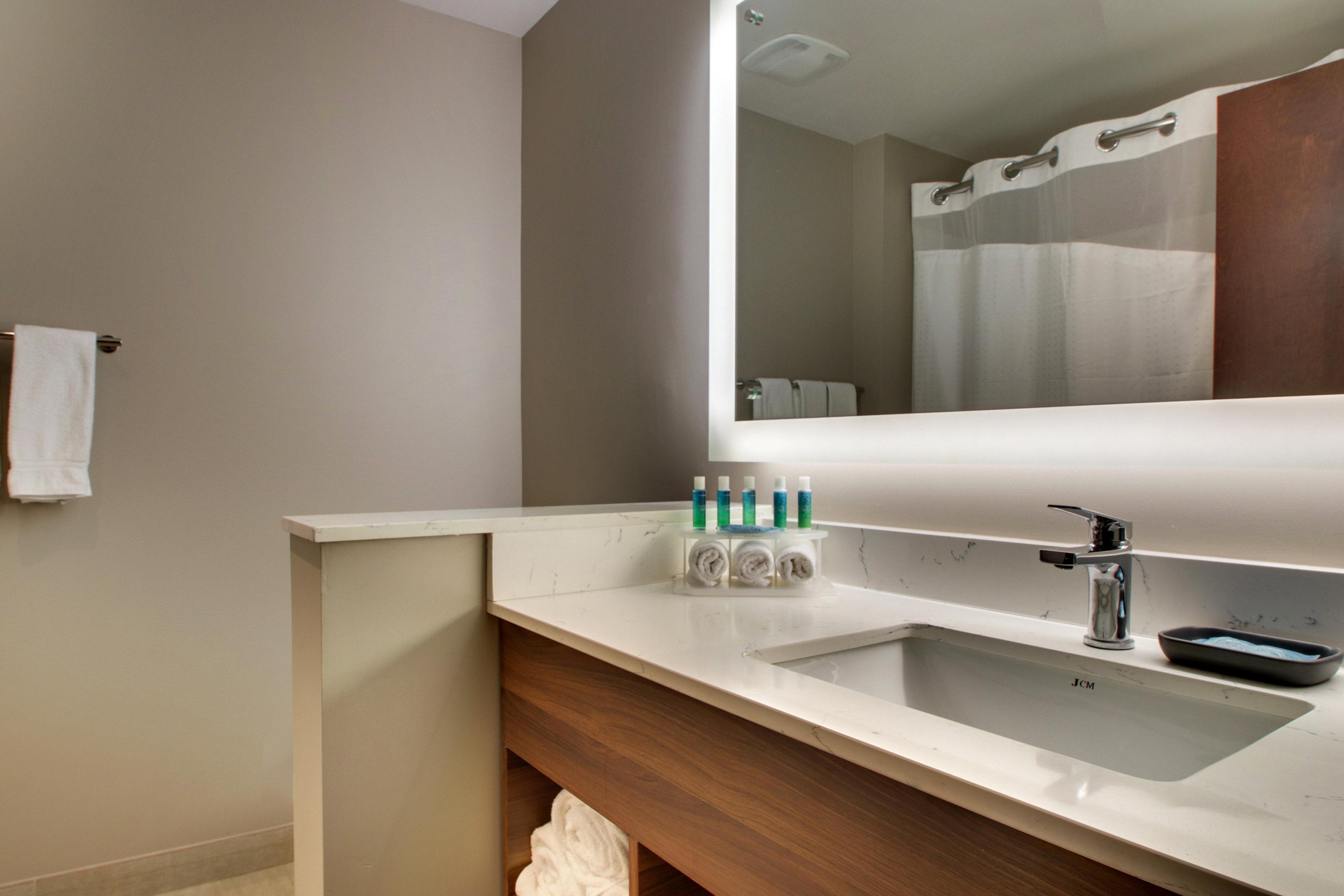 Hotel Express & By Ihg Helen