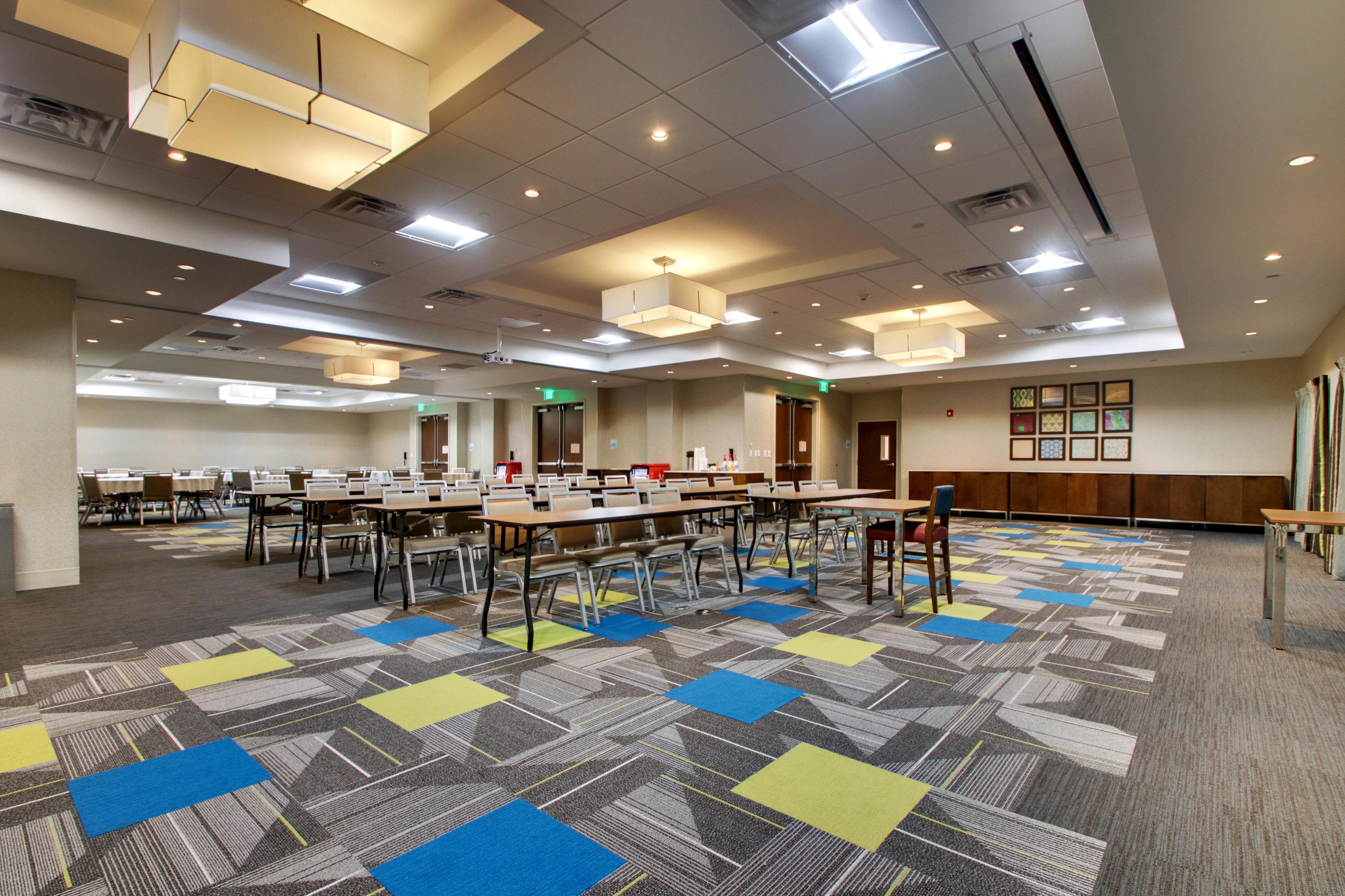 Express & By Ihg 3* Helen